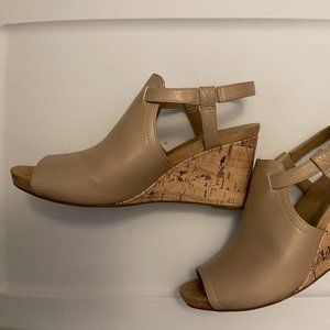 Life Stride Soft System Tan Wedges - Size 8M
